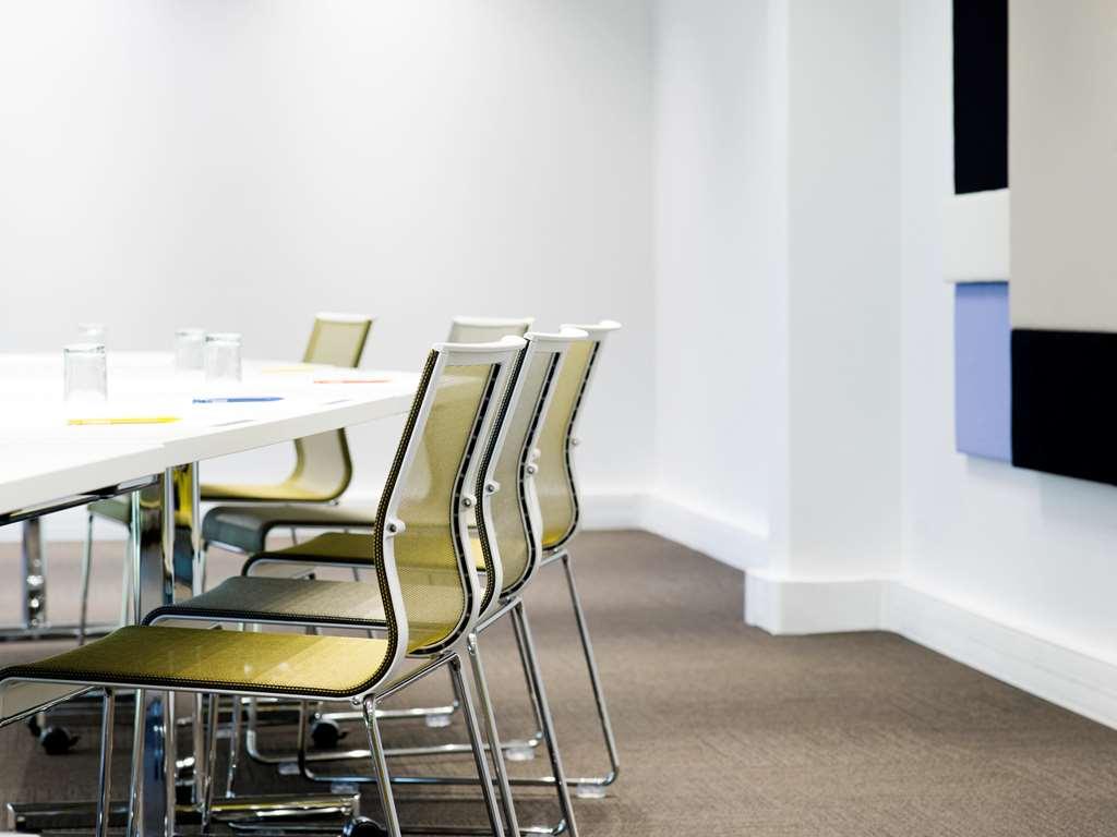 Novotel Centre Hotel 4*